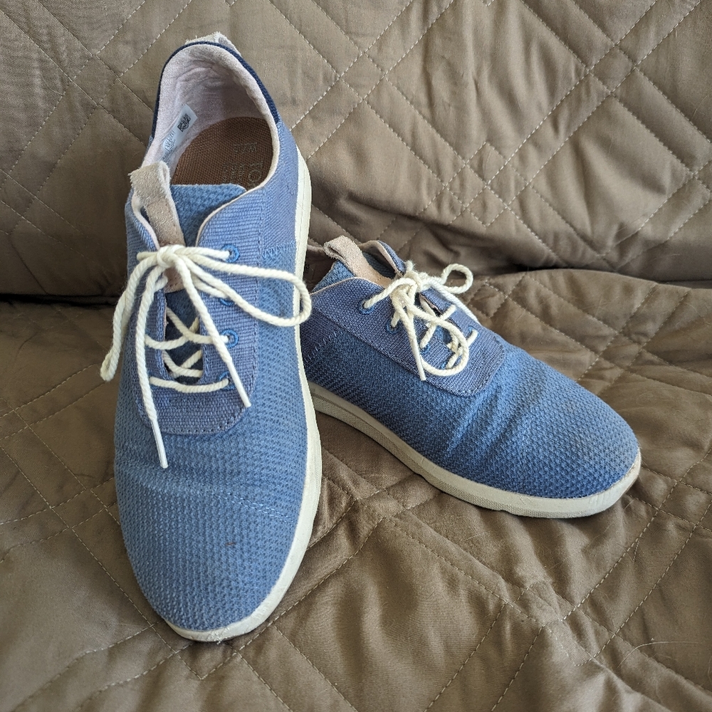 TOMS Shoes Cabrillo Infinity Blue Textured Women's Size 7.5 Wide